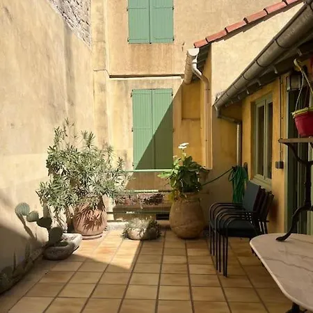 Calme Et Convivialite Aux Arenes Camargue Holiday home *